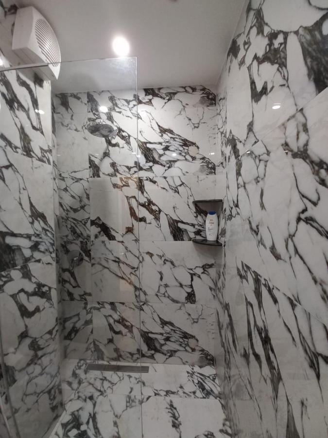 Penthouse & Aparts * Tirana