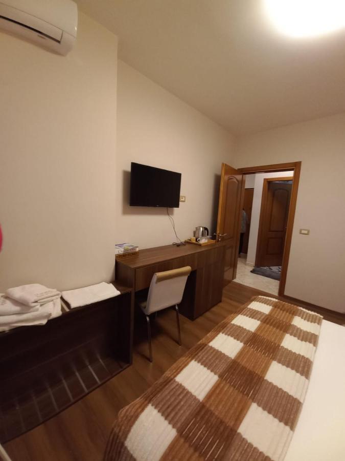 Penthouse & Aparts Guest house Tirana