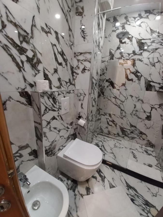 Penthouse & Aparts Tirana