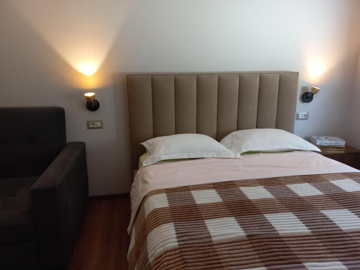 Penthouse & Aparts * Tirana