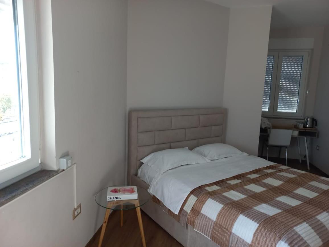 Penthouse & Aparts * Tirana